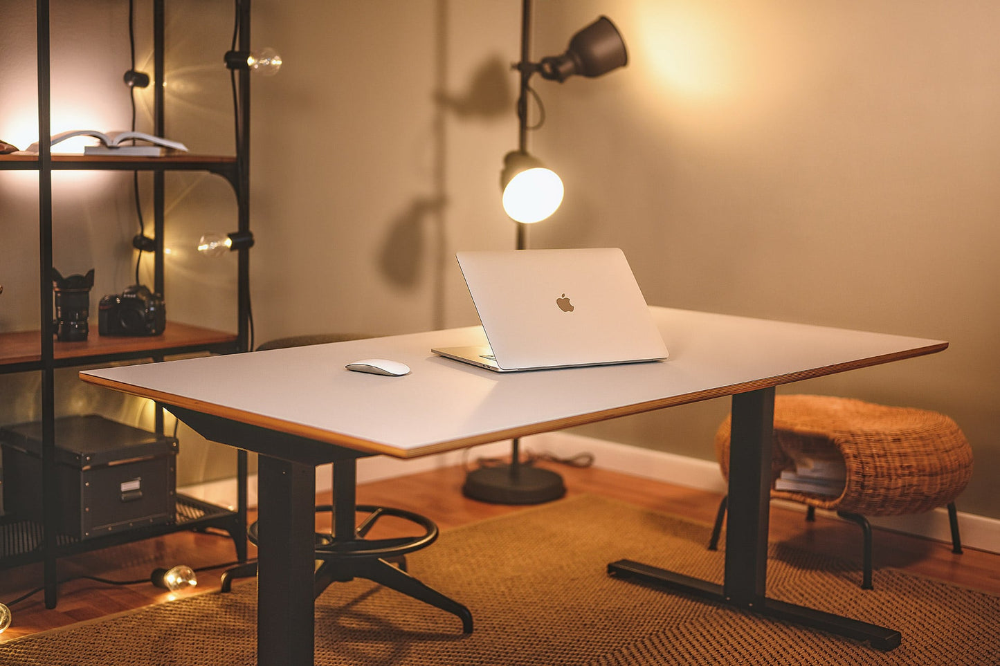 Suave desk